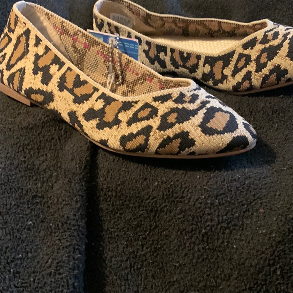 Skechers Brown and Black Flats with Leopard Print new with tags